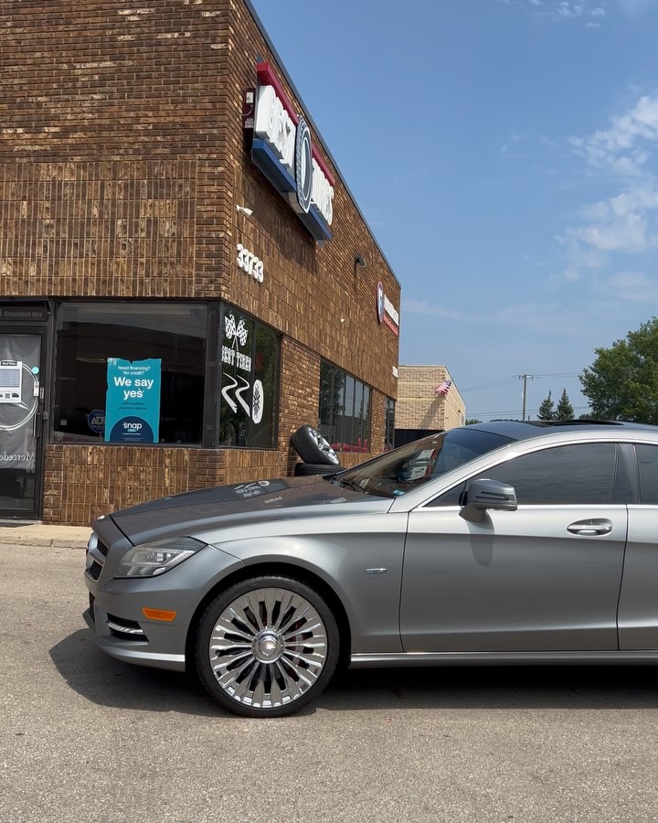 Car Gallery — build 126