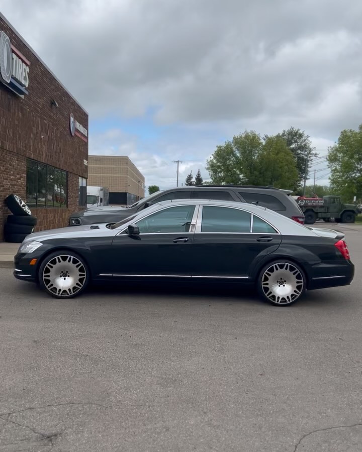 Car Gallery — build 182