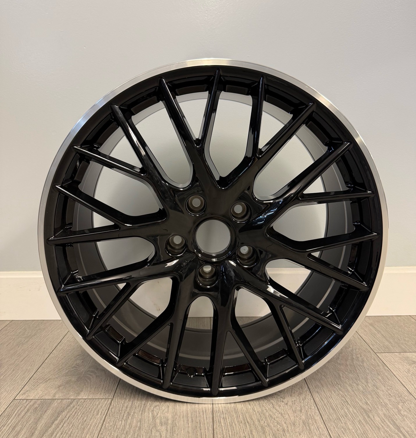 Porsche Staggered Wheels — Gloss Black / Machined Lip