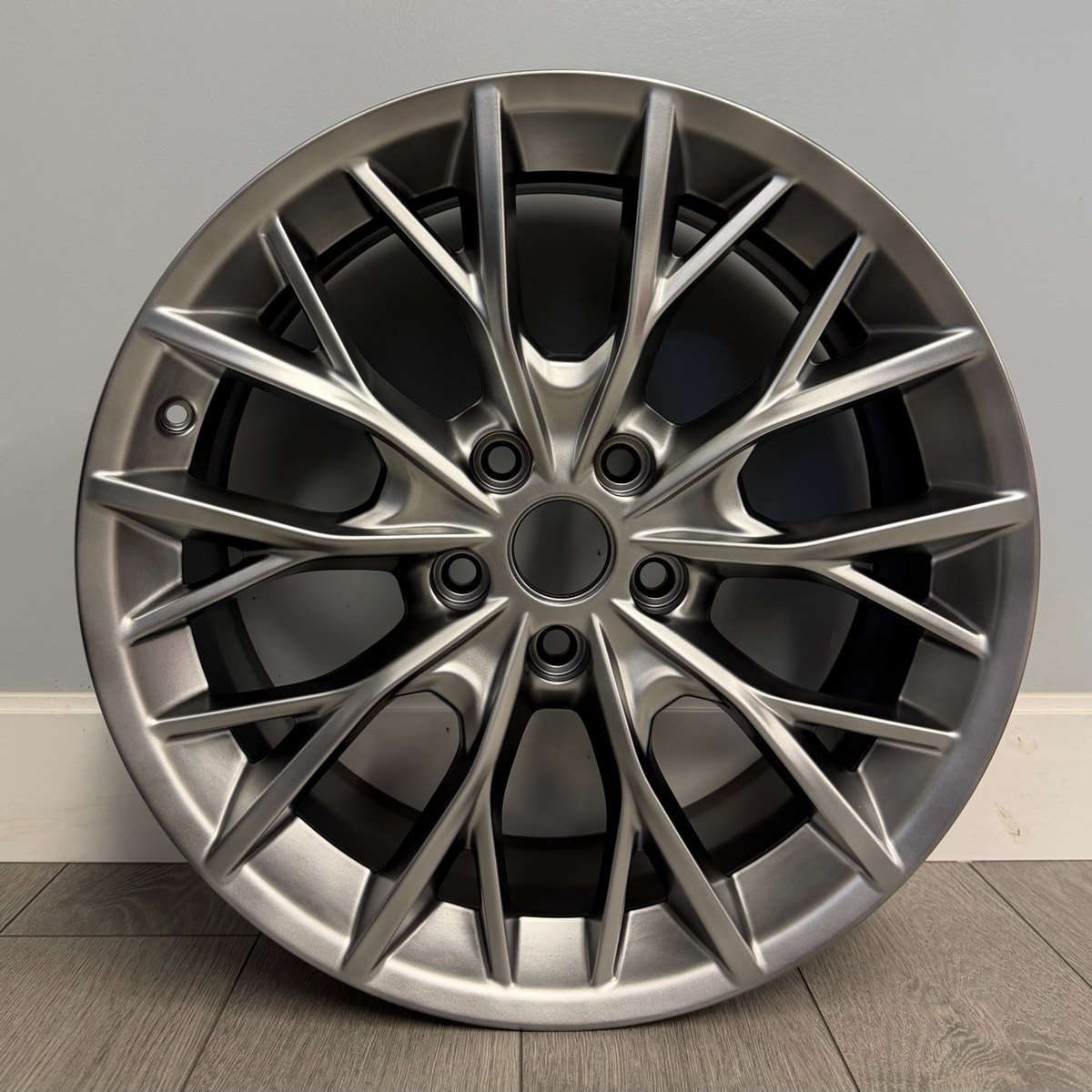 Jeep Grand Cherokee OEM Wheels — Hyper Silver