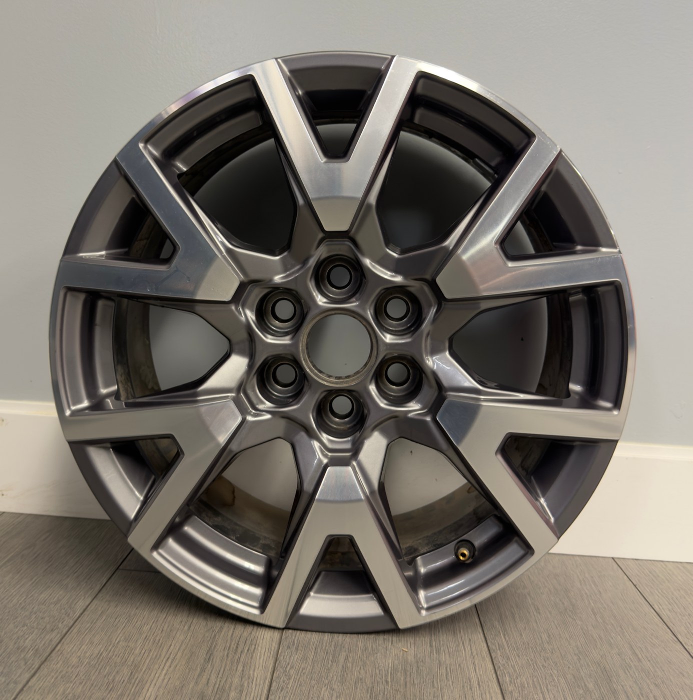 GMC Acadia OEM Wheels — Machined Gray