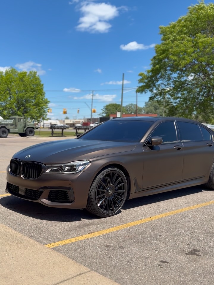 Car Gallery — build 17